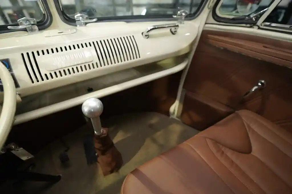 1966-volkwagen-bus-for-sale-boerne-tx-14