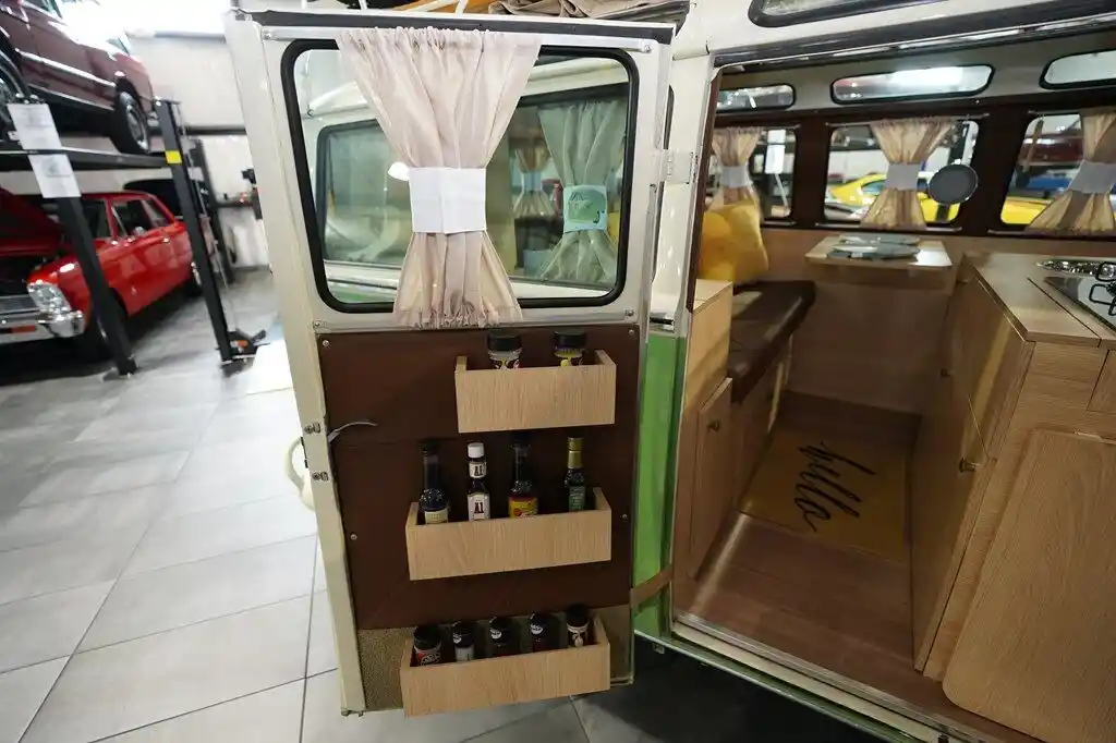 1966-volkwagen-bus-for-sale-boerne-tx-31