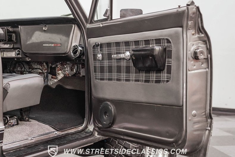 1970-chevrolet-k5-blazer-restomod (30)