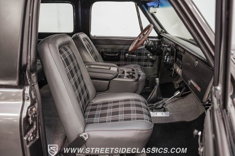 1970-chevrolet-k5-blazer-restomod (34)