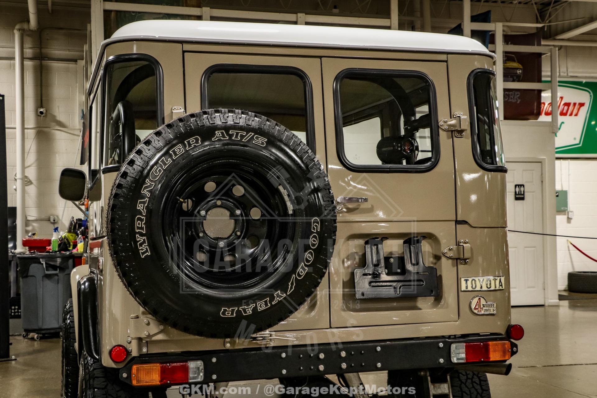 1975-toyota-land-cruiser-fj40 (120)