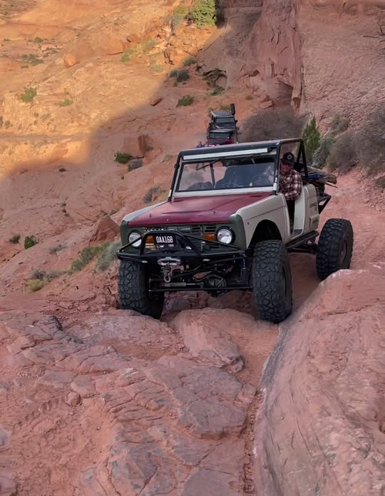 1975-Ford-Bronco-For-Sale-11