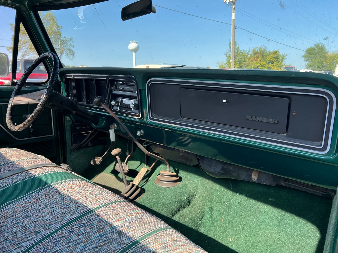 1977-ford-f150-ranger-short-bed (18)