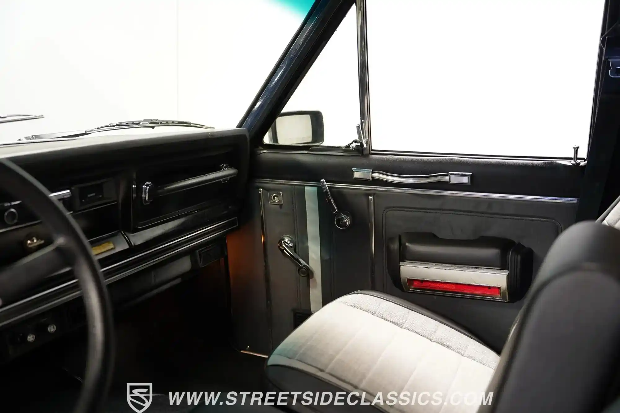 1980-jeep-cherokee-lardeo-for-sale-charlotte-nc-streetside-classics-52