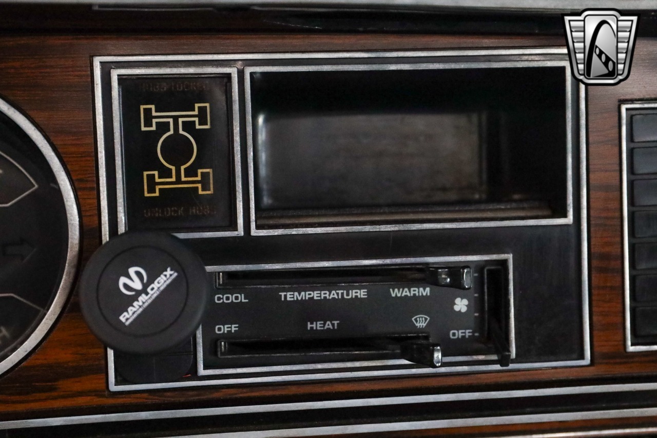 1984-dodge-w150-for-sale (34)