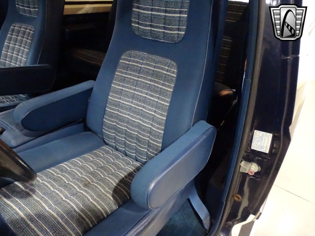 1984-ford-bronco-for-sale (35)