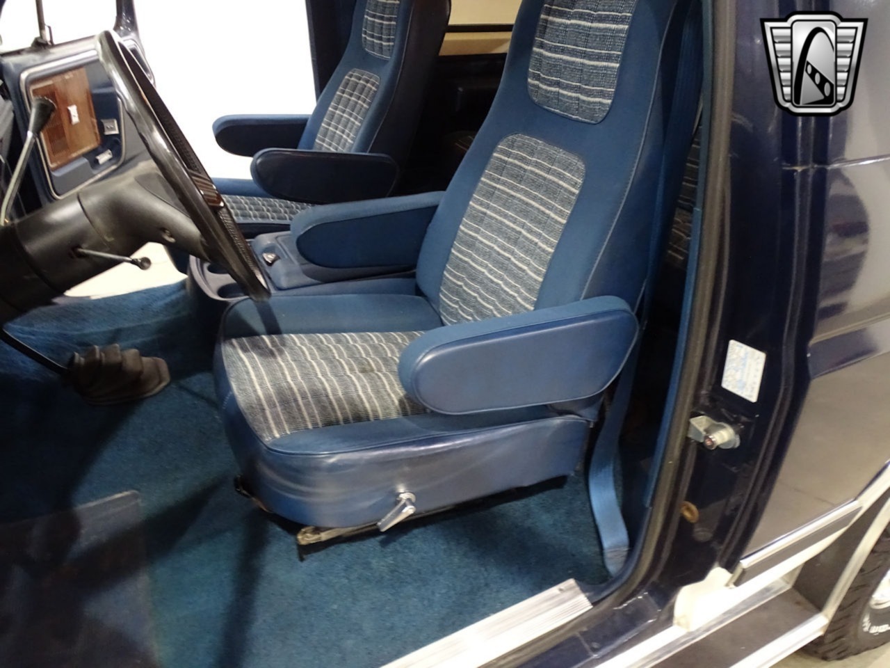 1984-ford-bronco-for-sale (36)