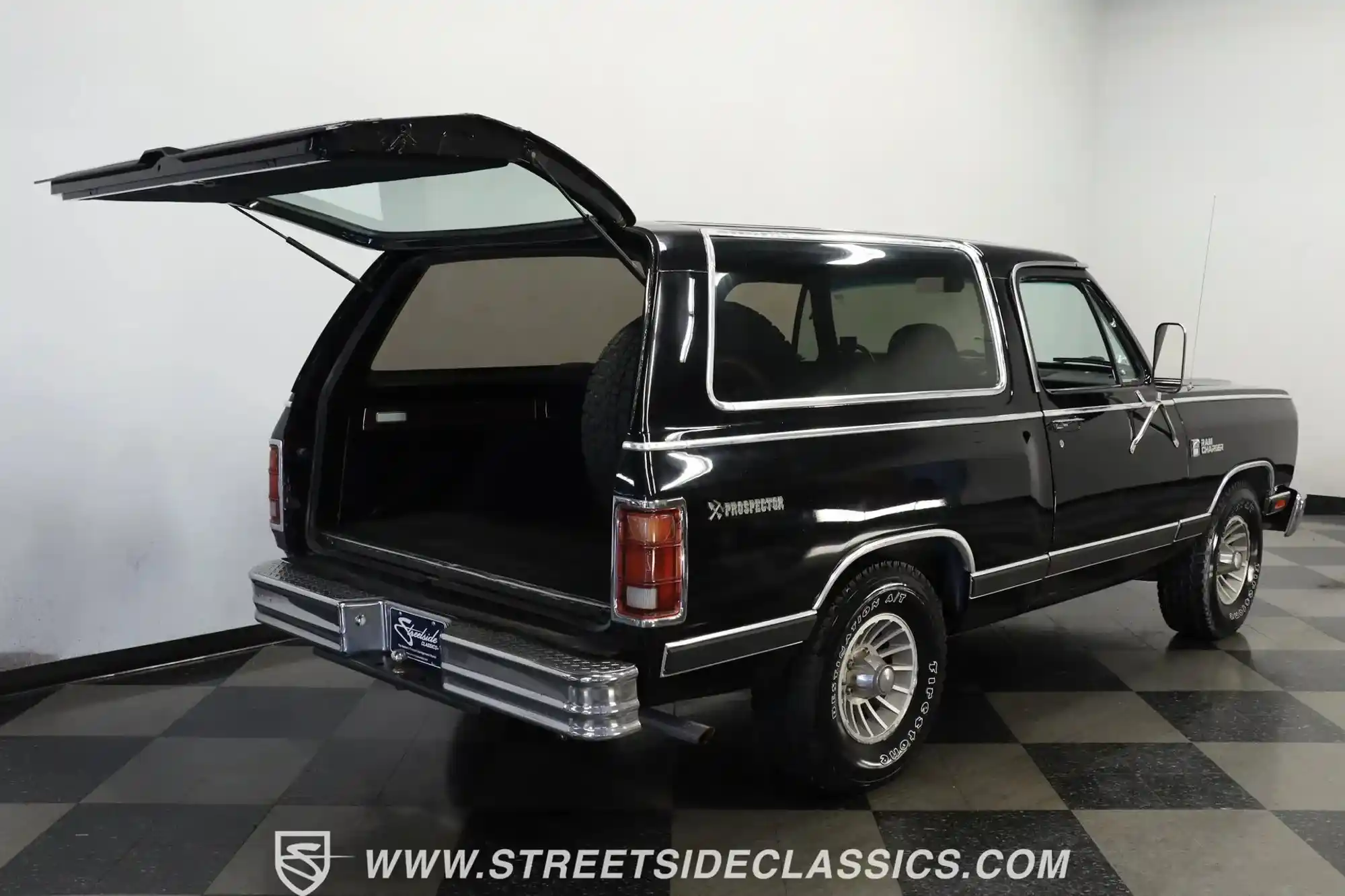 1986-dodge-ramcharger-prospector-for-sale-tampa-fl-27