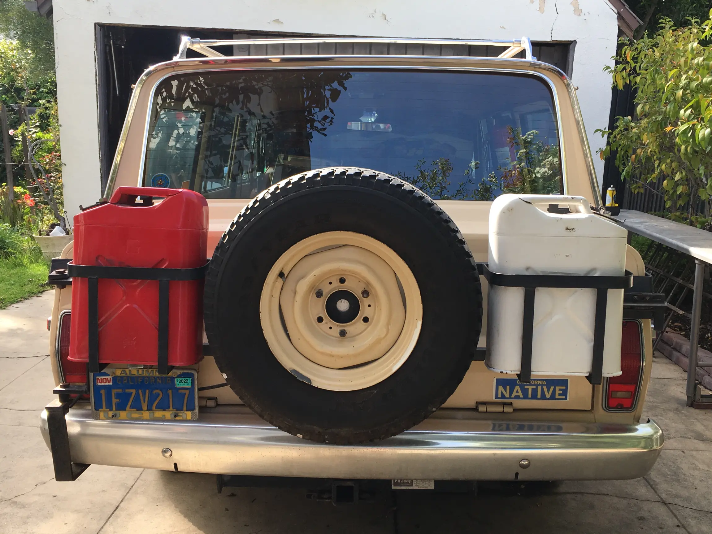 1986-jeep-wagoneer-for-sale-california-03