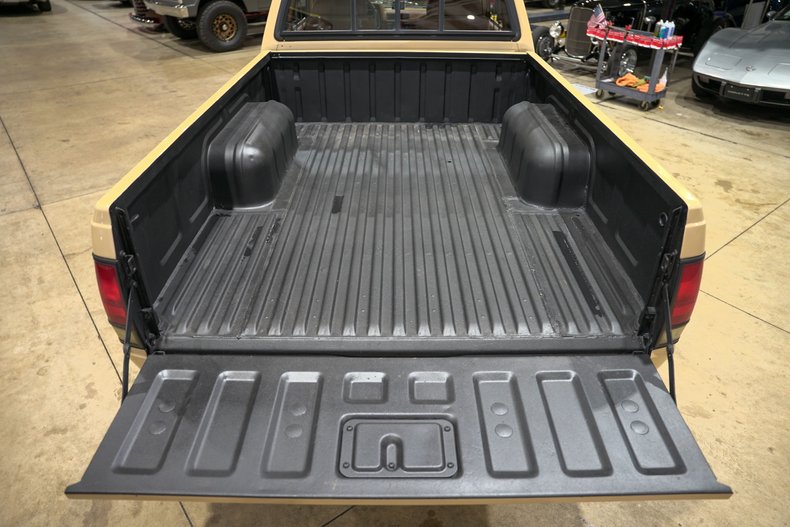 1986-nissan-hardbody-dlx-king-cab (23)