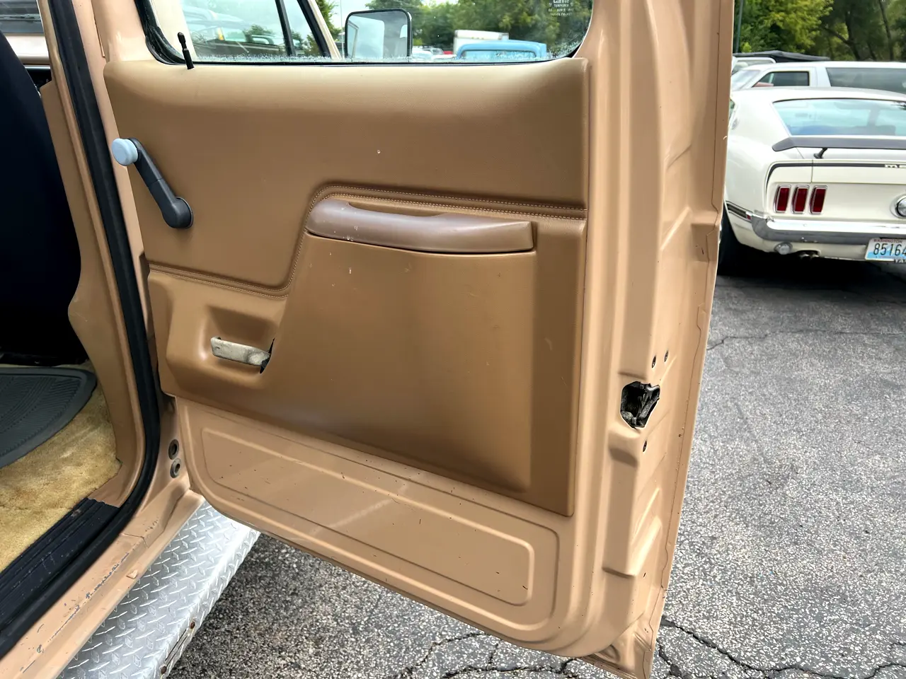 1987-ford-f350-crew-cab-4x4-centurion-for-sale-017