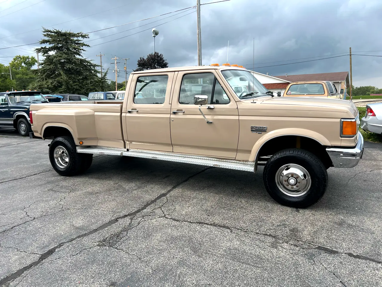1987-ford-f350-crew-cab-4x4-centurion-for-sale-02