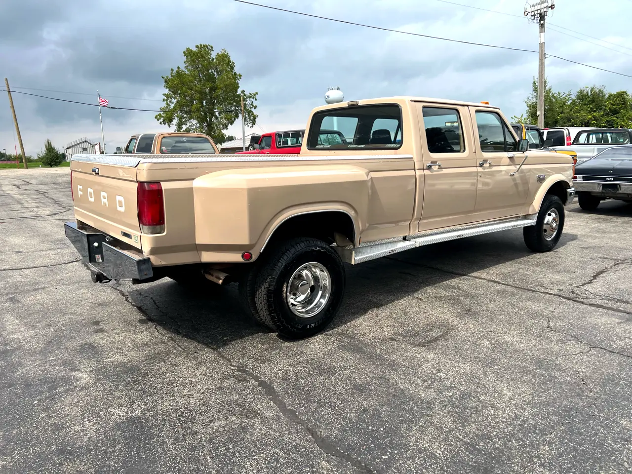 1987-ford-f350-crew-cab-4x4-centurion-for-sale-03