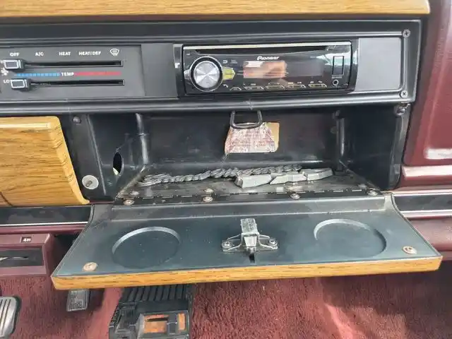 1987-jeep-grand-wagoneer-for-sale-hope-mills-nc-21