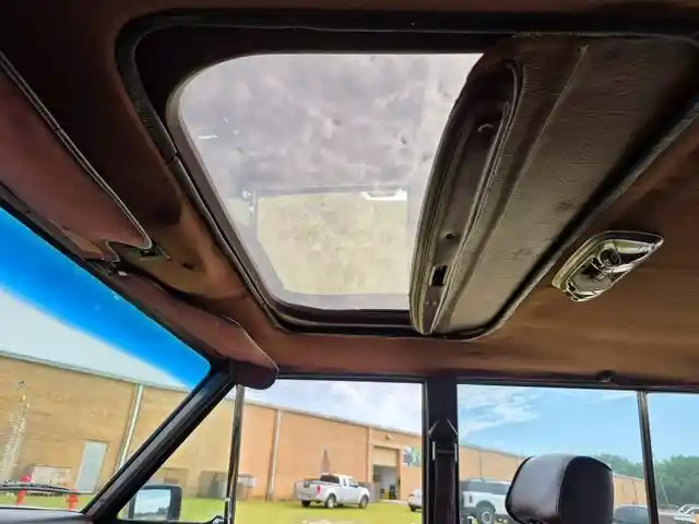 1987-jeep-grand-wagoneer-for-sale-hope-mills-nc-34