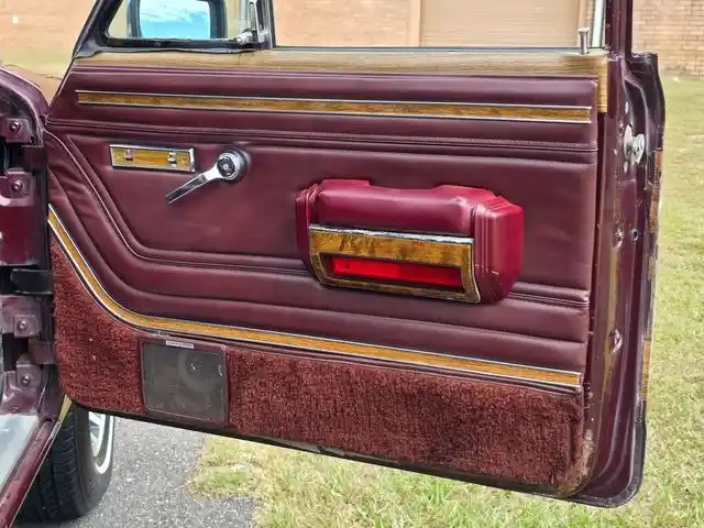 1987-jeep-grand-wagoneer-for-sale-hope-mills-nc-37
