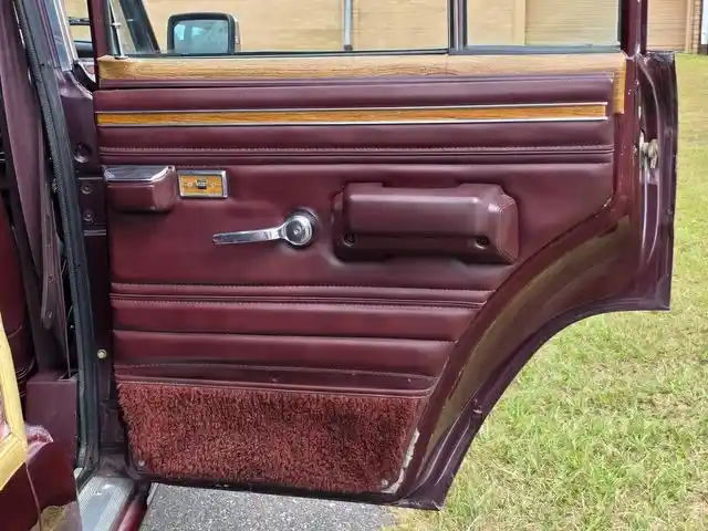 1987-jeep-grand-wagoneer-for-sale-hope-mills-nc-39
