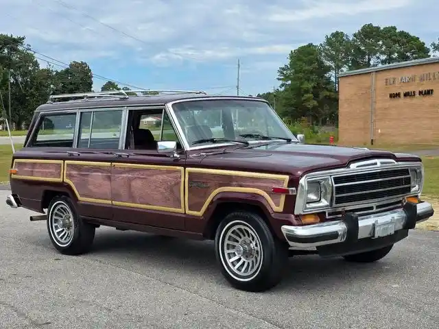 1987-jeep-grand-wagoneer-for-sale-hope-mills-nc-5