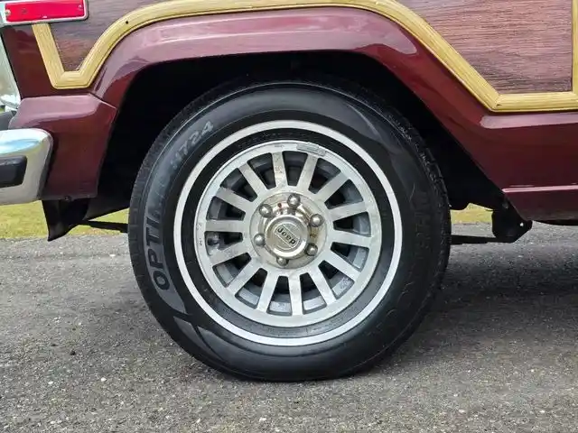 1987-jeep-grand-wagoneer-for-sale-hope-mills-nc-50