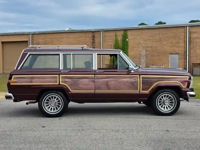 1987-jeep-grand-wagoneer-for-sale-hope-mills-nc-6