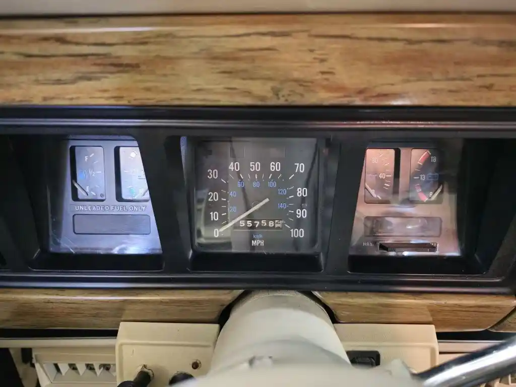 1988-jeep-grand-wagoneer-for-sale-boerne-tx-15