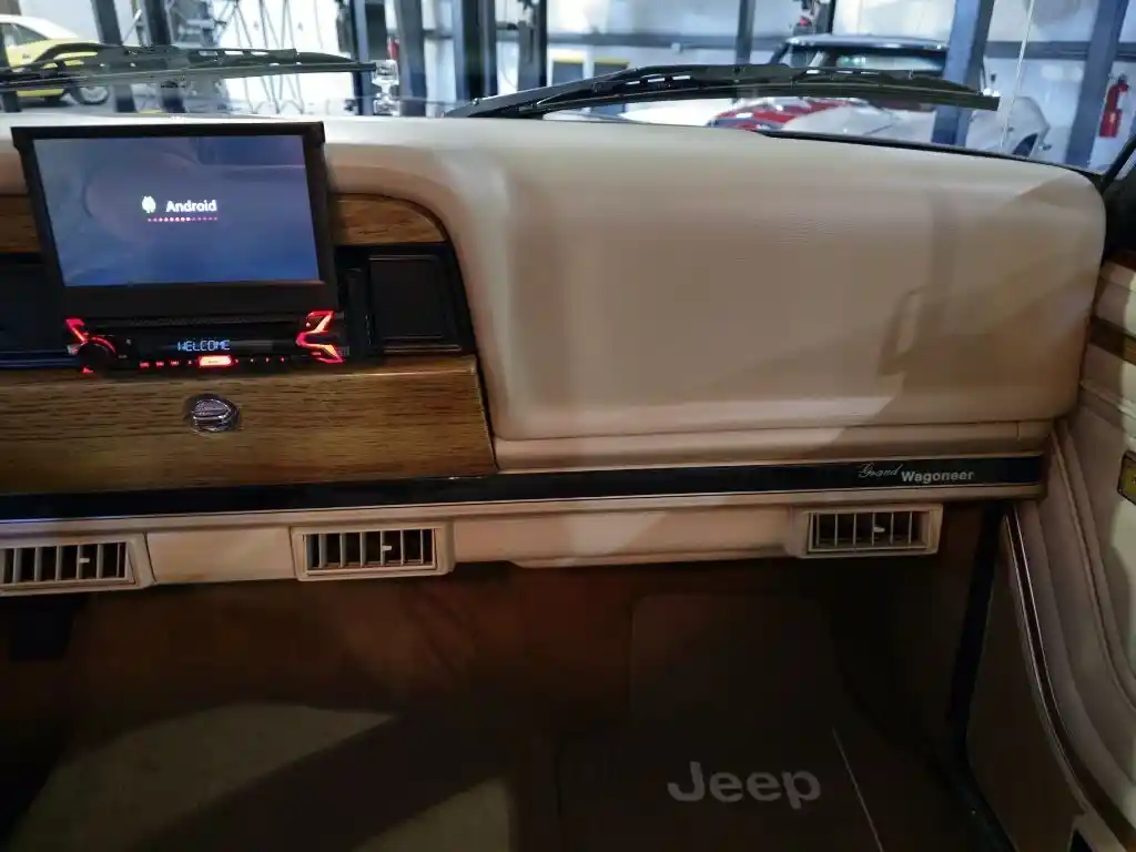 1988-jeep-grand-wagoneer-for-sale-boerne-tx-19