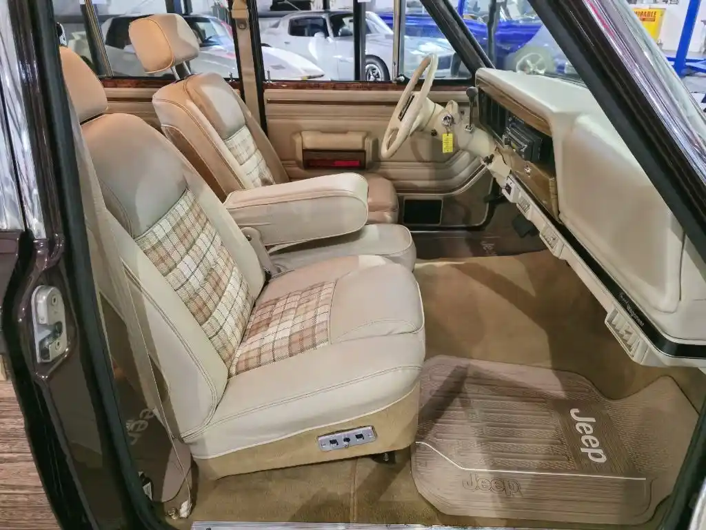1988-jeep-grand-wagoneer-for-sale-boerne-tx-22