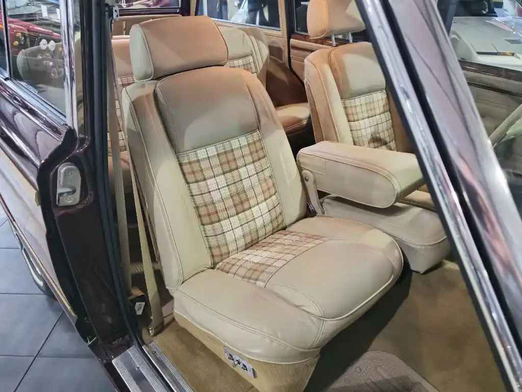 1988-jeep-grand-wagoneer-for-sale-boerne-tx-23