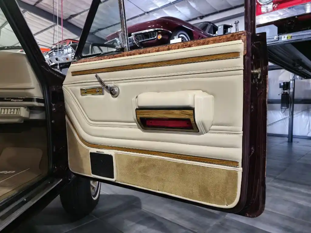 1988-jeep-grand-wagoneer-for-sale-boerne-tx-29