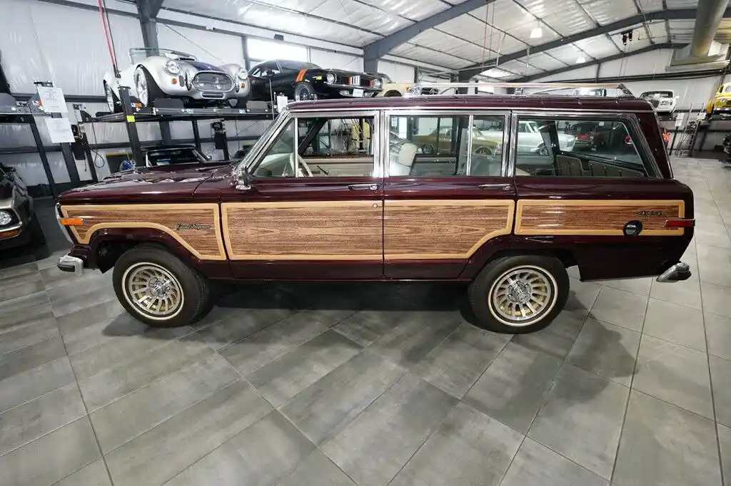 1988-jeep-grand-wagoneer-for-sale-boerne-tx-3