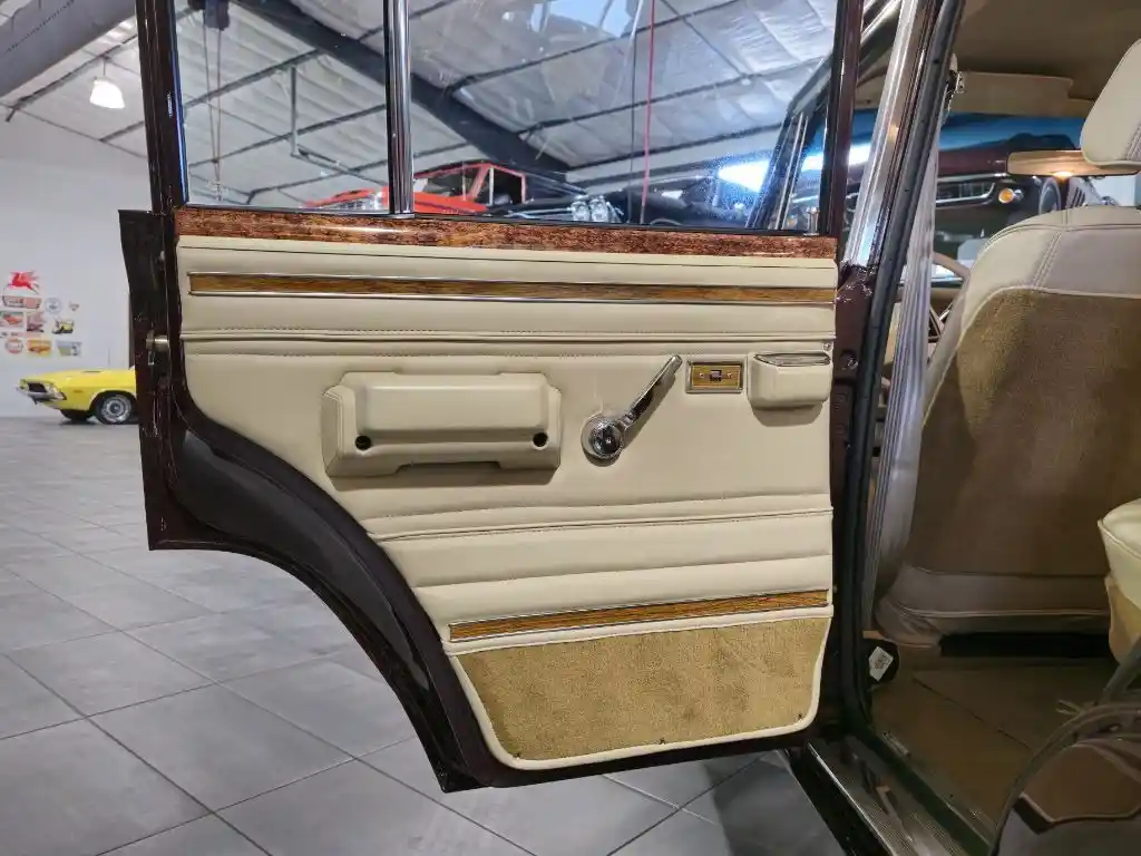 1988-jeep-grand-wagoneer-for-sale-boerne-tx-30