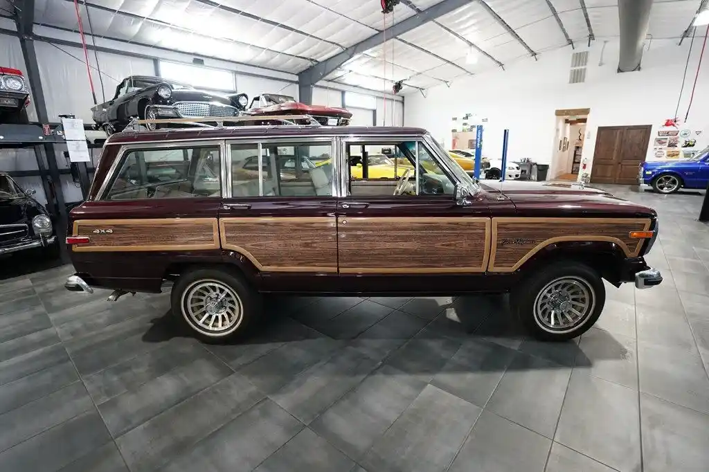 1988-jeep-grand-wagoneer-for-sale-boerne-tx-7