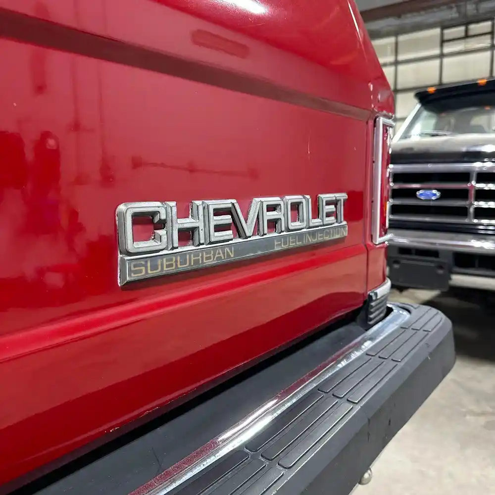 1990-chevrolet-suburban-2500-for-sale-elkhart-in-08