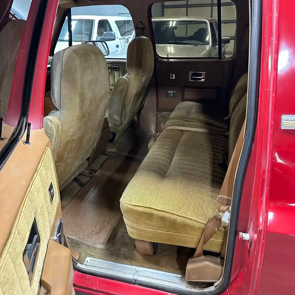 1990-chevrolet-suburban-2500-for-sale-elkhart-in-33