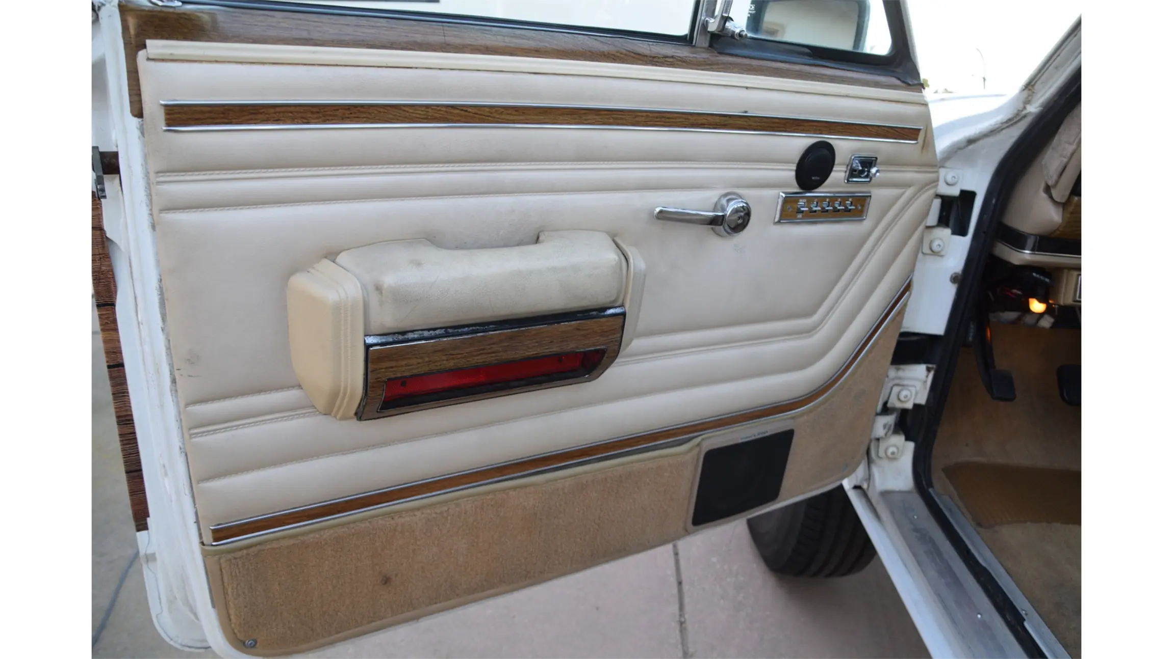 1990-jeep-grand-wagoneer-for-sale-nipomo-ca-06