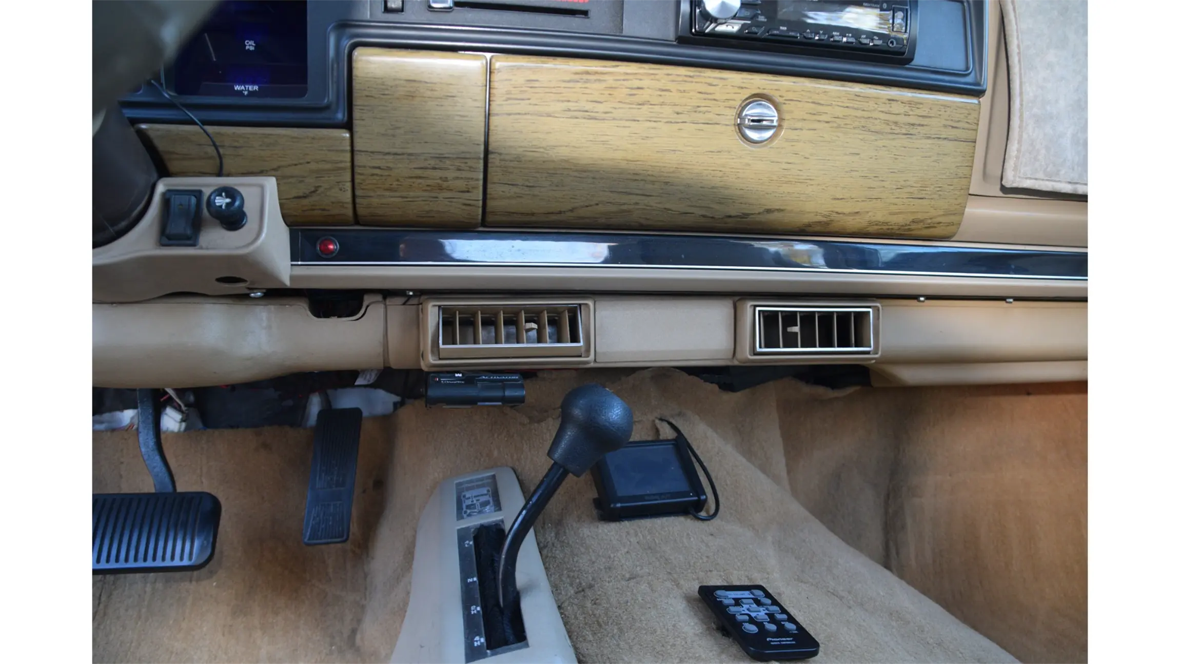 1990-jeep-grand-wagoneer-for-sale-nipomo-ca-09