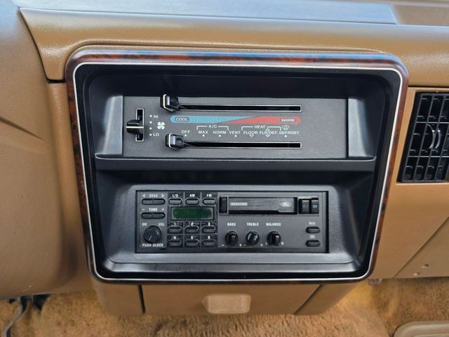 1991-ford-f150-xlt-lariat-for-sale (30)