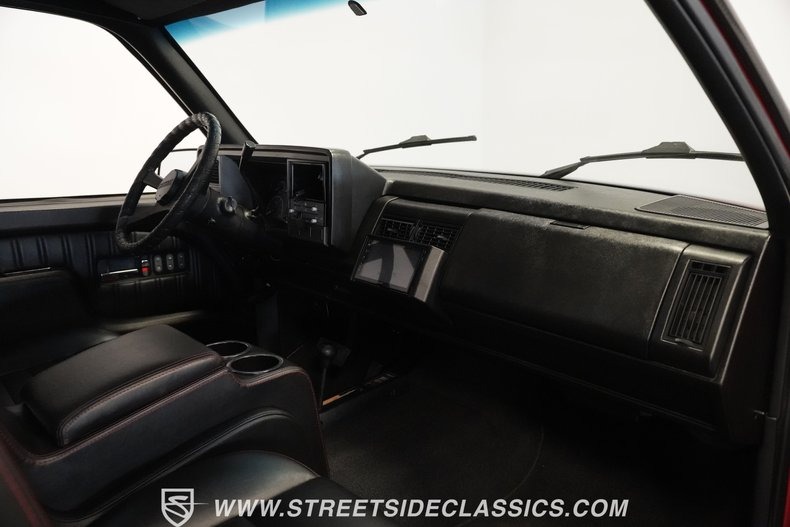 1992-chevy-c1500-ls-restomod (10)