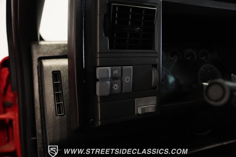 1992-chevy-c1500-ls-restomod (18)