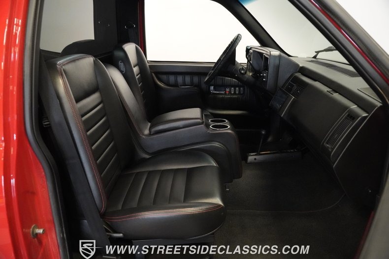 1992-chevy-c1500-ls-restomod (26)