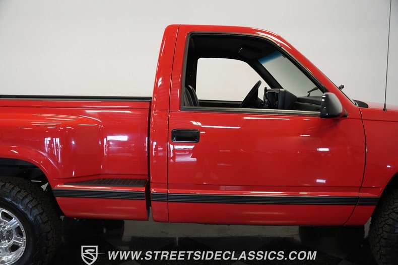 1992-chevy-c1500-ls-restomod (33)
