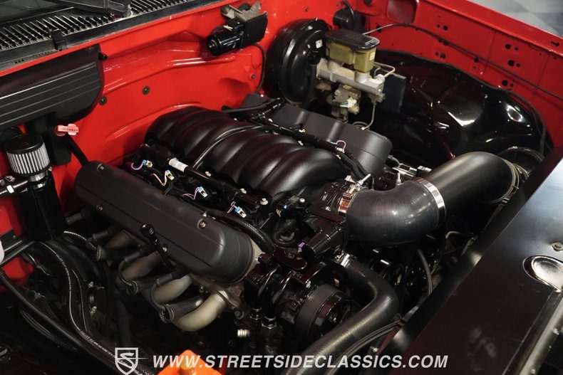 1992-chevy-c1500-ls-restomod (49)