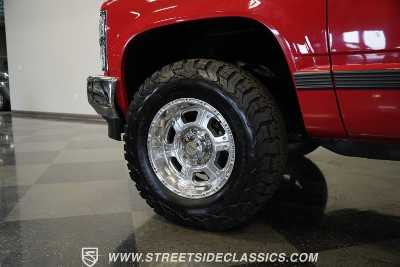 1992-chevy-c1500-ls-restomod (50)