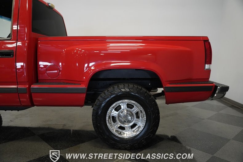 1992-chevy-c1500-ls-restomod (51)