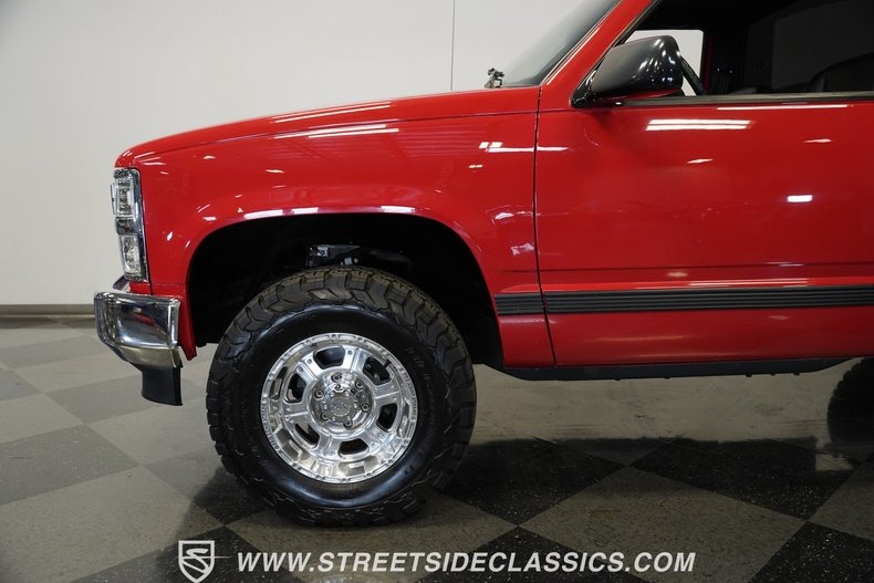 1992-chevy-c1500-ls-restomod (52)