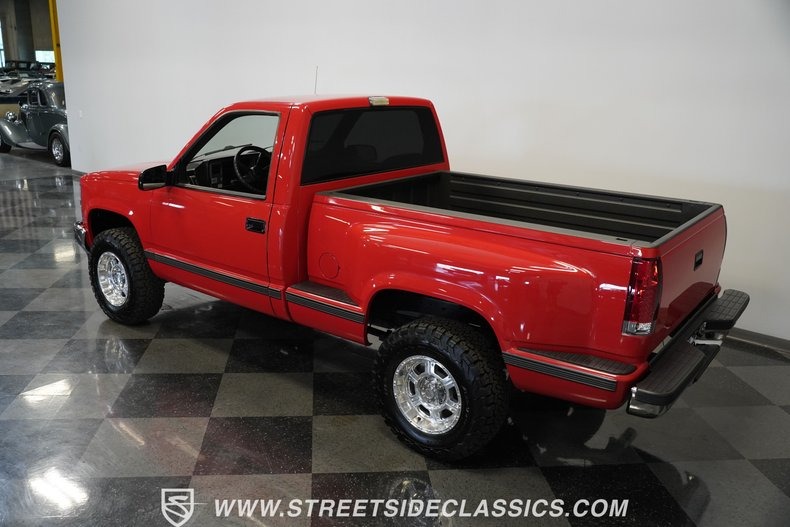 1992-chevy-c1500-ls-restomod (54)