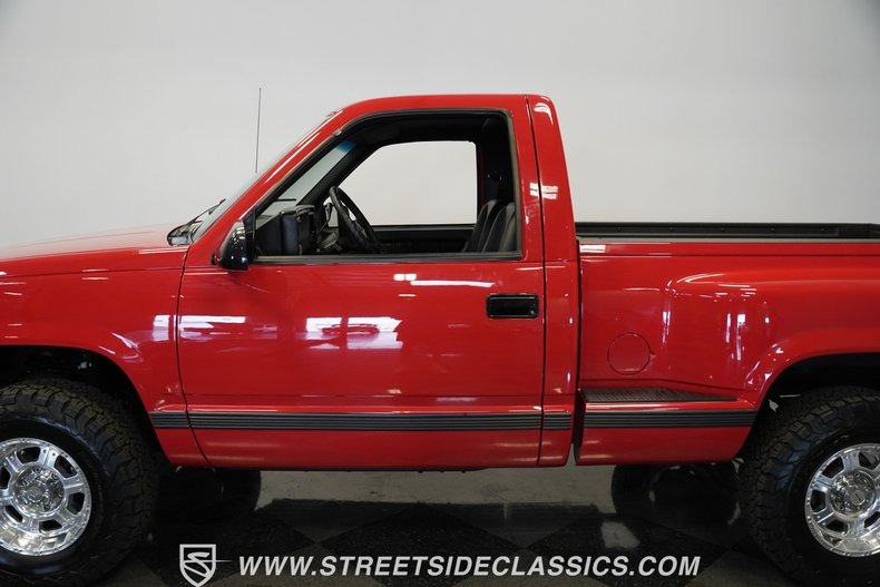 1992-chevy-c1500-ls-restomod (55)