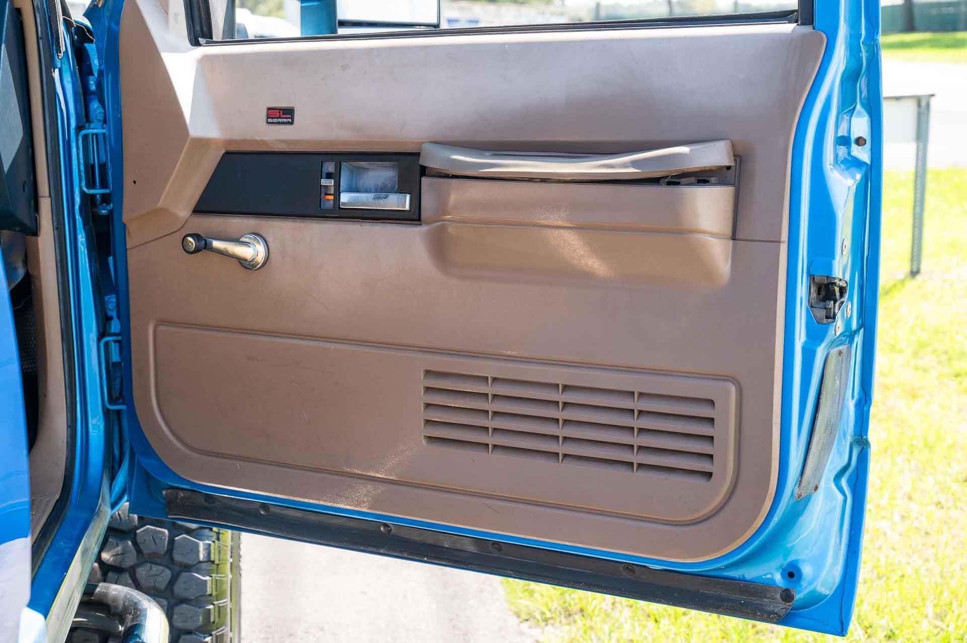 1992-gmc-yukon-sl (38)