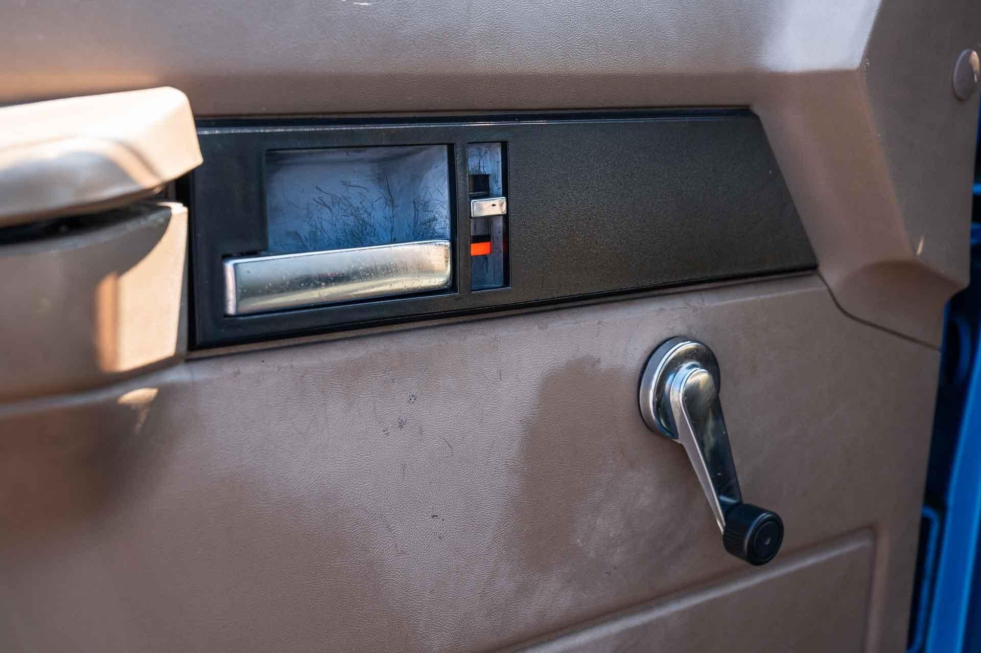 1992-gmc-yukon-sl (40)