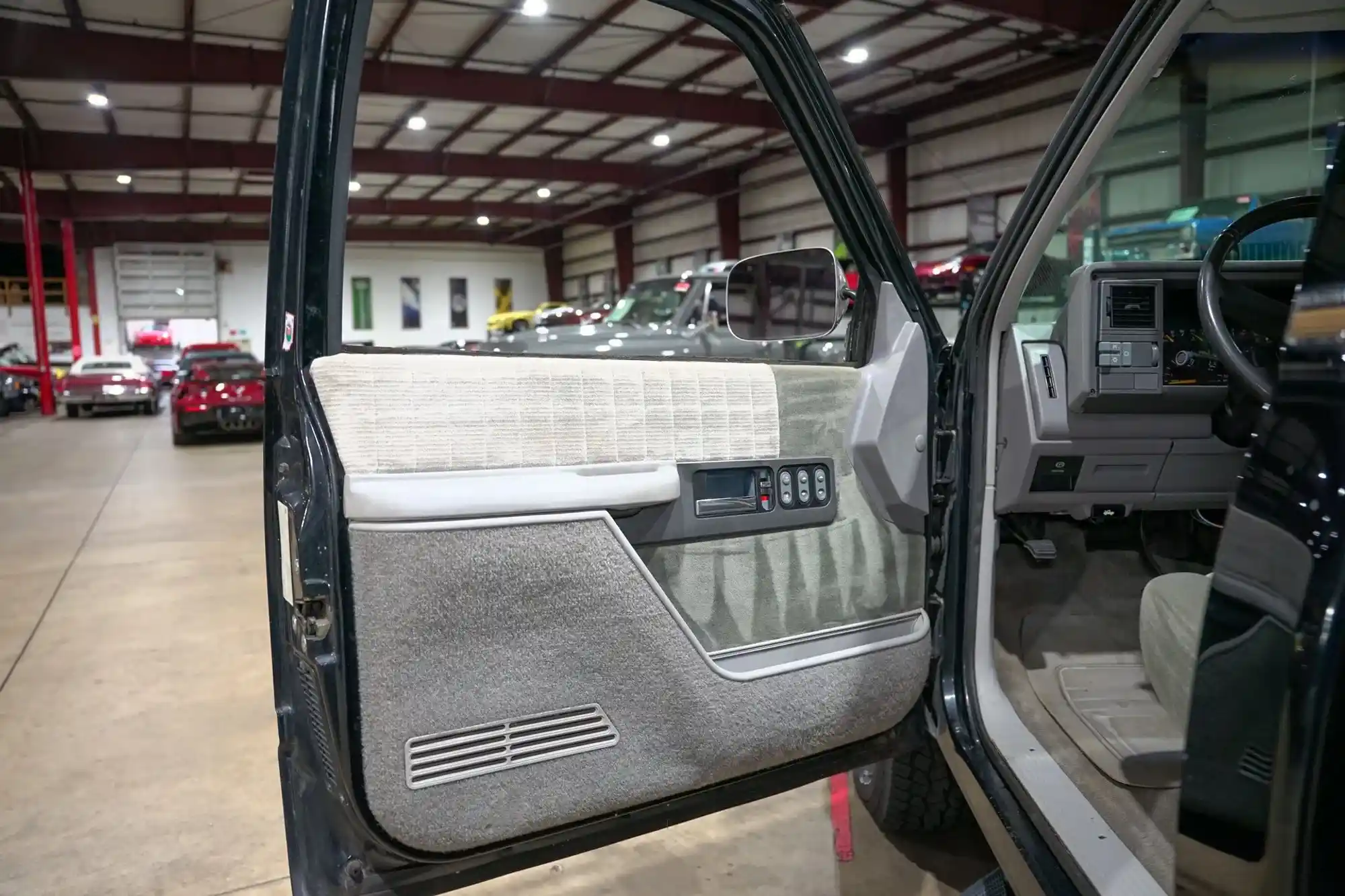 1993-chevrolet-k1500-z71-4x4-stepside-for-sale-grand-rapids-mi-67